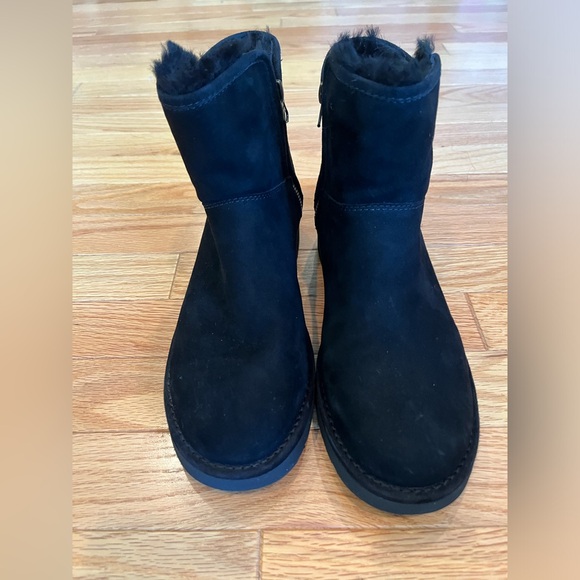 UGG Classic Abree Mini II Black (NERO) Boots, Size 7 NEW - Picture 2 of 5